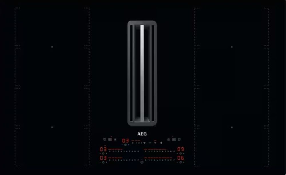 Aeg platetopp med ventilator CCE84779CB 83 cm med kullfilter