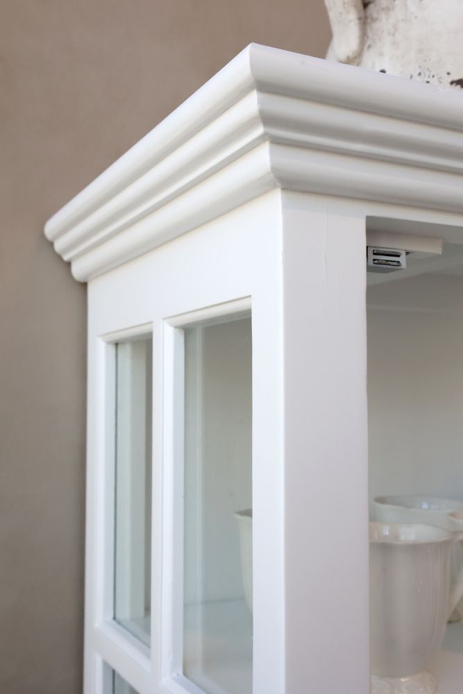 Marseille Vitrineskap i hvit med 2 dører og hyller