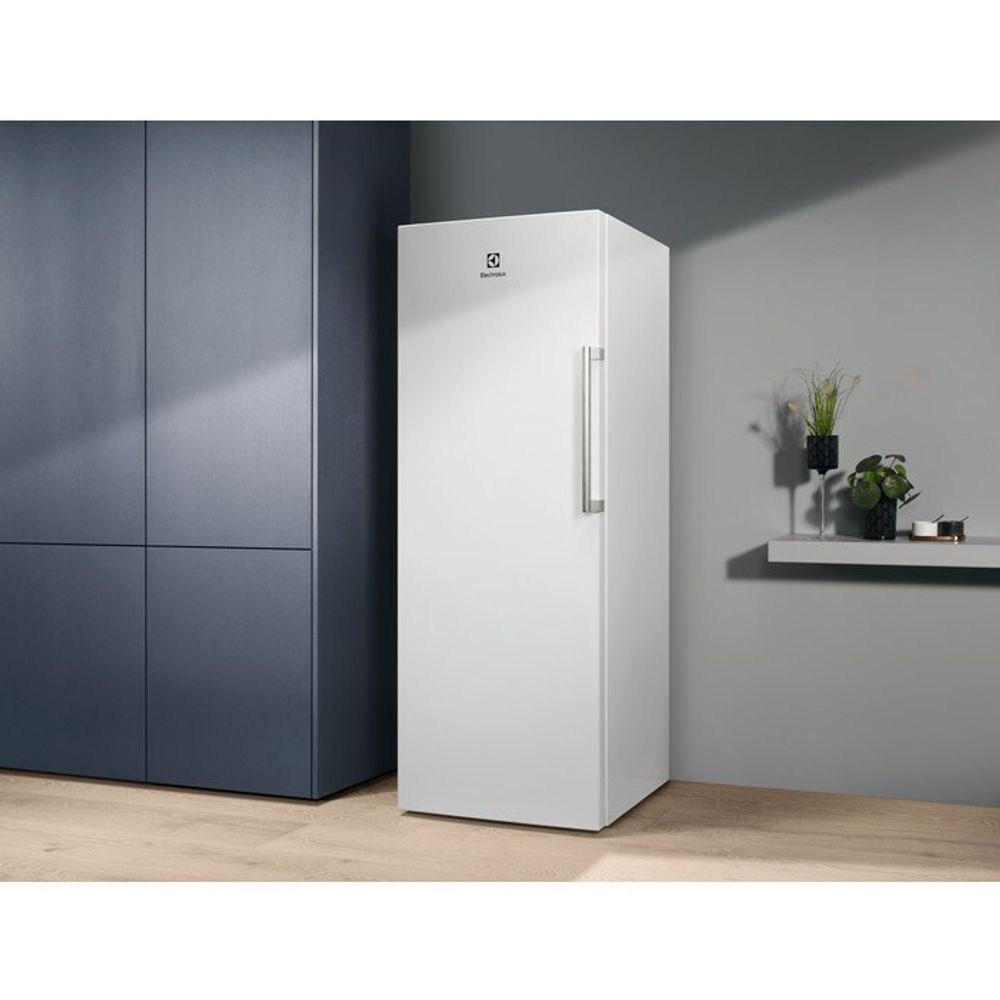 Electrolux Fryseskap  Frittstående Hvit - LUT2NE32W